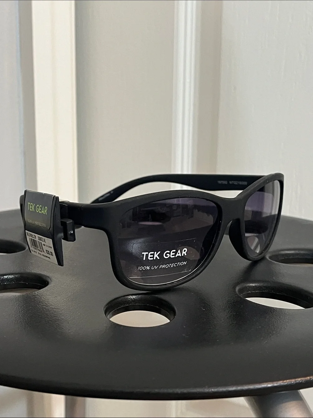 Tek Gear Matte Black Unisex Wayfarer Sunglasses |Gradient|100% UV Protection NWT